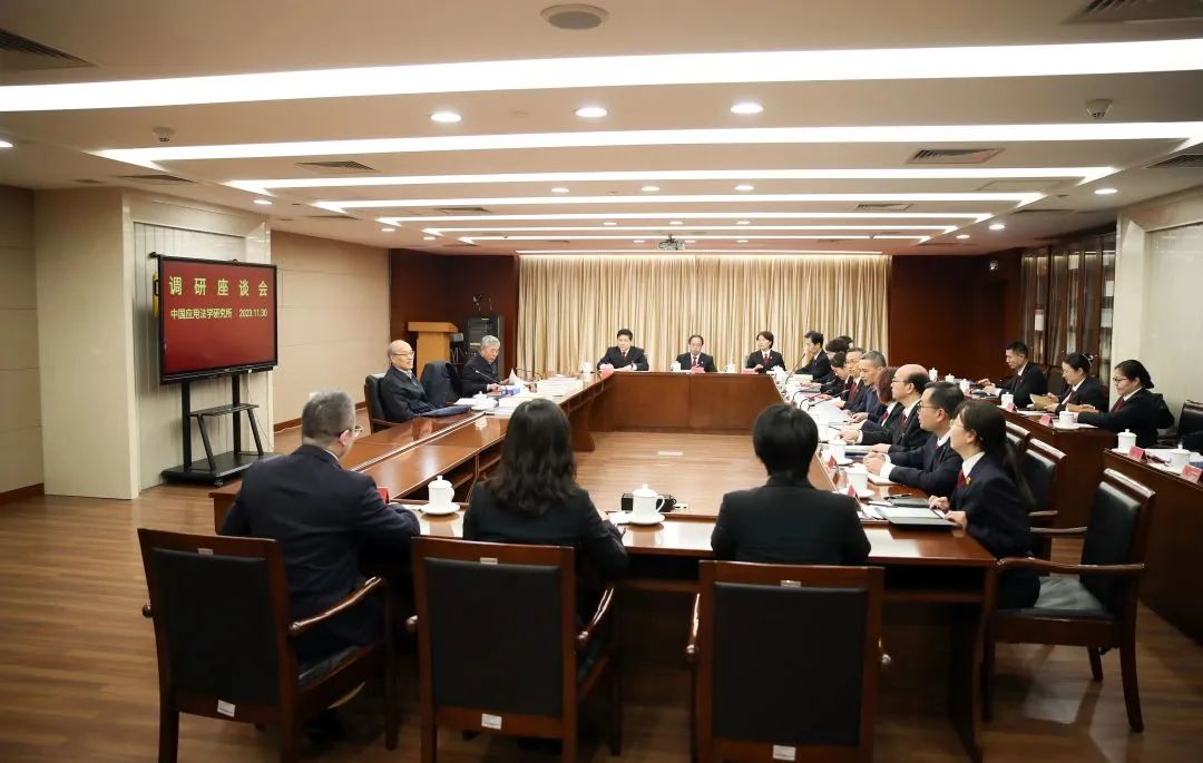 張軍與一線應用法學研究人員座談強調


	以習近平法治思想為引領


	推出更多理論與實...